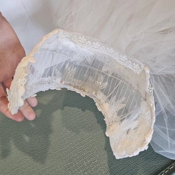 1940s 50s Juliet Cap Veil Crochet Floral Lace Wired For Updo White 4 Layer Tulle main image 9